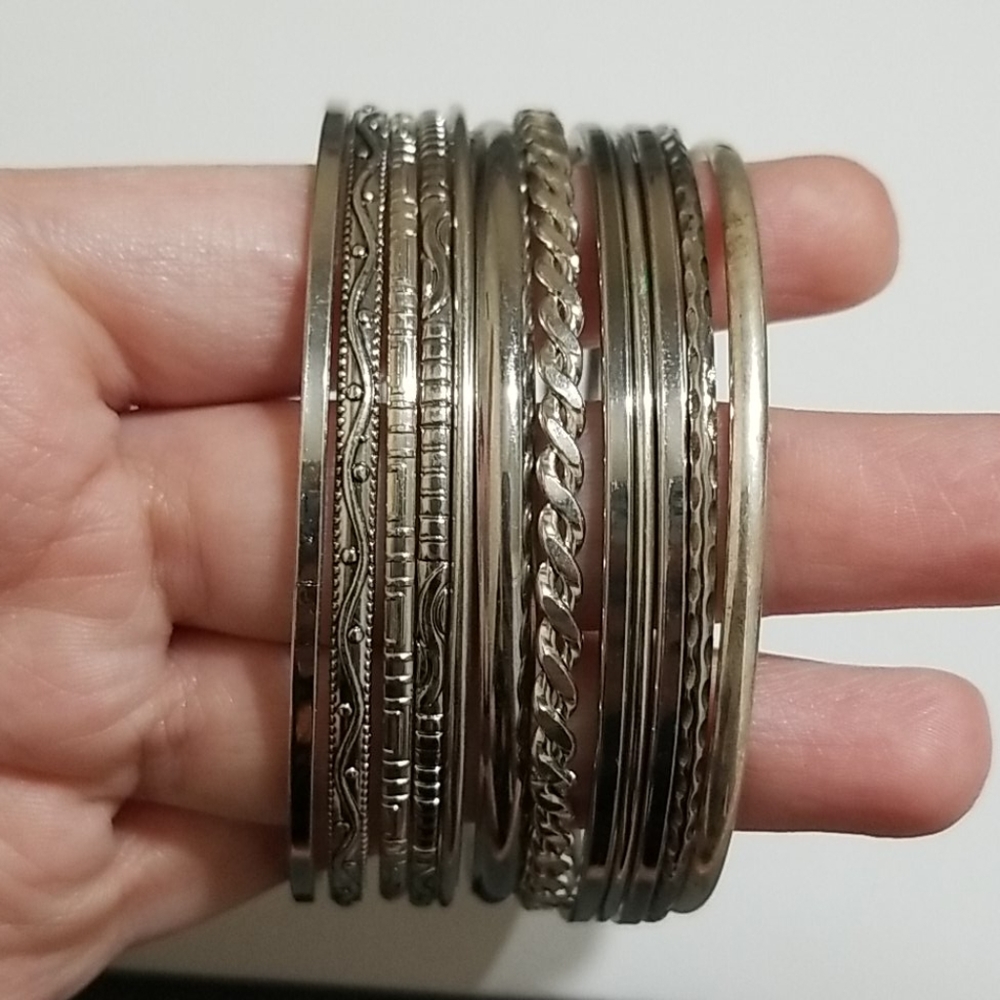 Silver Tone Bangle Set